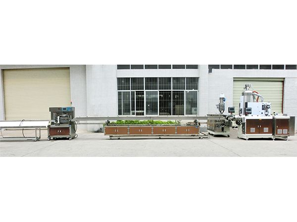 血路（透析）管、輸血管精密單螺桿擠出生產